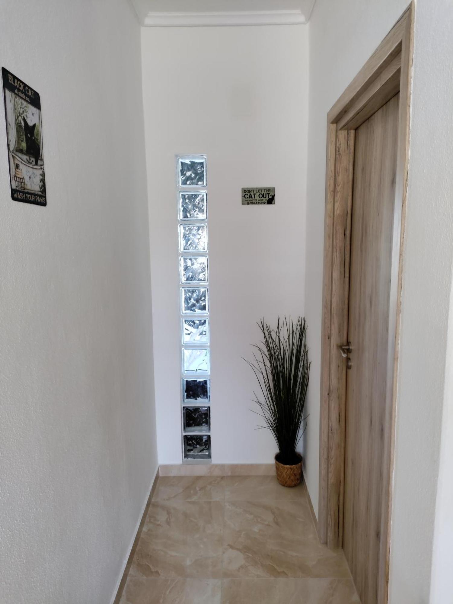 Apartment Mavros Gatos *